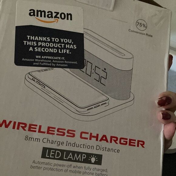 Alarm clock with wireless charging station dock LED lamp - Picture 3 of 7